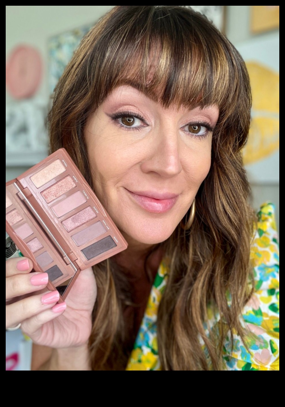 Monohromatiskā apgūšana: viena toņa maģijas izpēte dabiskajā grimā