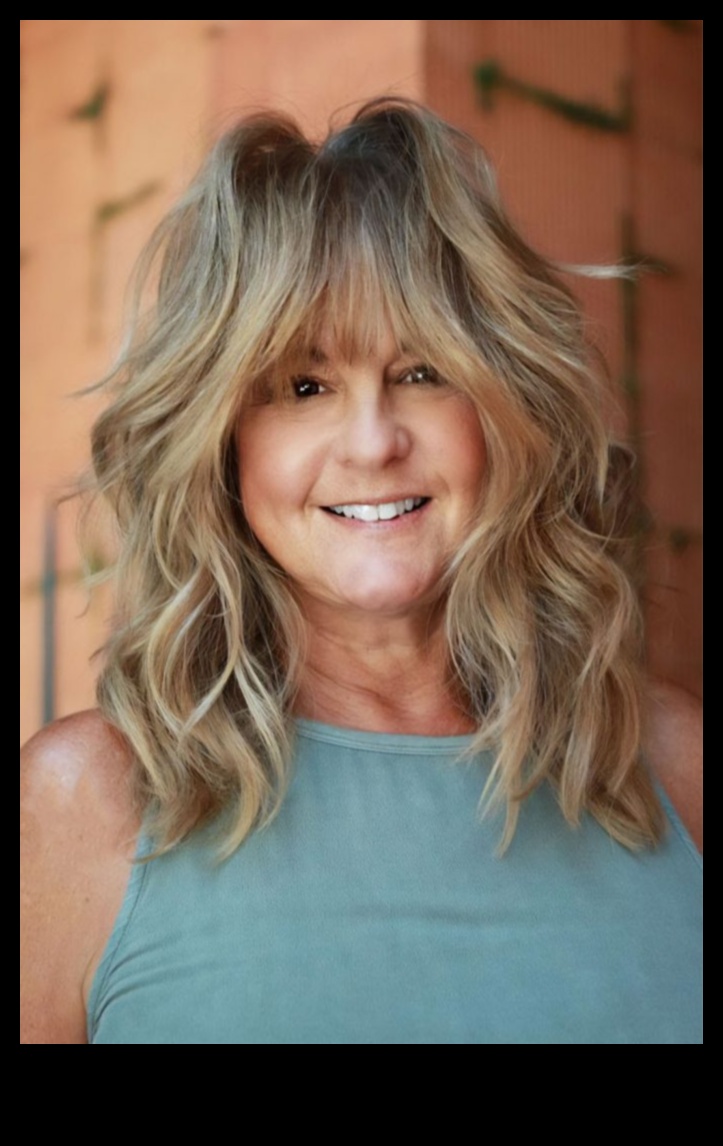 Ikdienas elegance Turpinājums: Stilīgas un praktiskas vidējas frizūras