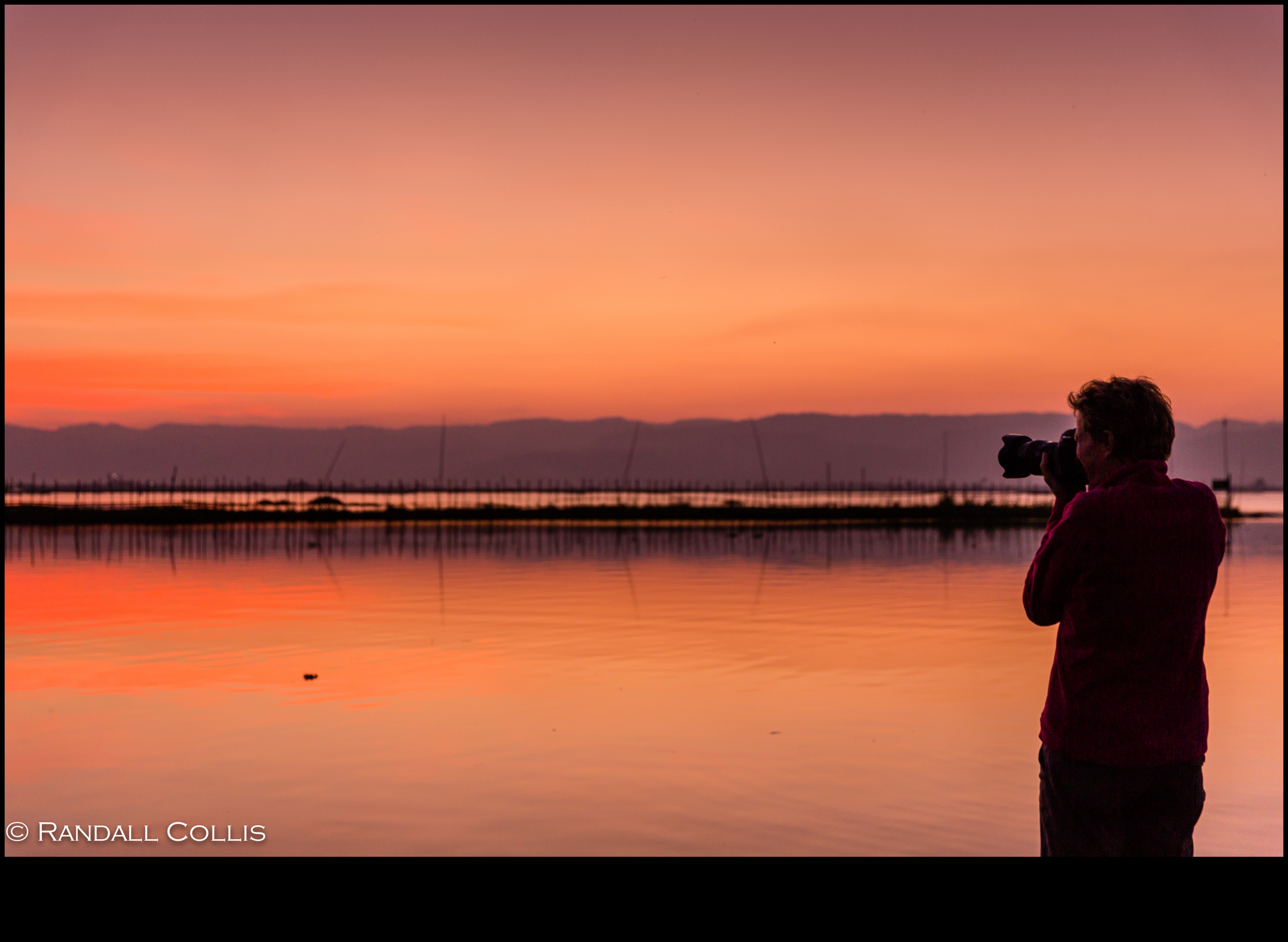 Sunset Sojourns: Chasing the Golden Hour ceļojumu fotogrāfijās
