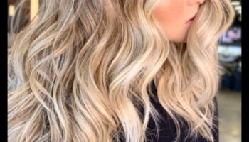 Modernas kleitas: blondas frizūras, kas rada modes ainas liesmu