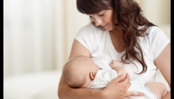 Barošana ar krūti: visu mūžu ilgstošu saišu kopšana